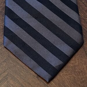 Van Heusen Black Blue 100% Silk Men’s Neck Tie Made In China